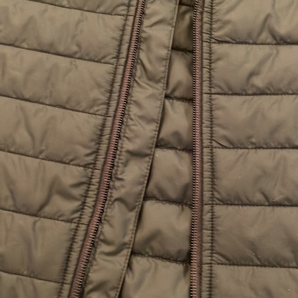 NWOT Women’s North Face Vest- Size Medium - Picture 3 of 4